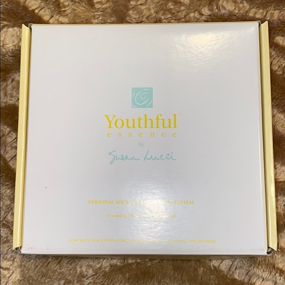 ~Youthful Essence~ Resurfacing Cream Set - Picture 2 of 7